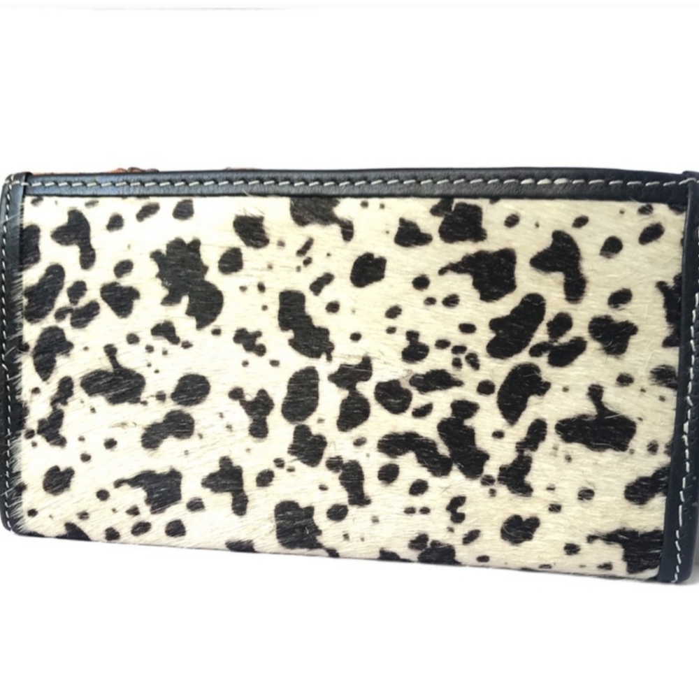 LAST ONE!! Gorgeous Handmade/Hand Carved Genuine Leather Western Style Wallet - Picture 4 of 10